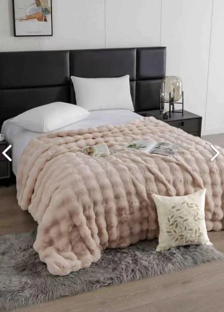 Fotografie produs: Patura cocolino pufoasa cu patratele, pat dublu, Crem 200 x 230 cm - Crem