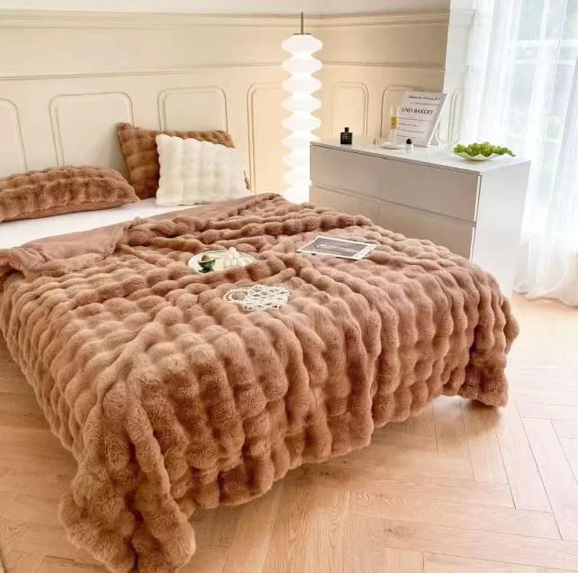 Fotografie produs: Patura cocolino pufoasa cu patratele, pat dublu, Maro Inchis 200 x 230 cm - Maro Inchis